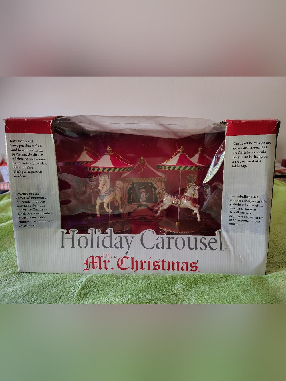 New In Box 2002 Mr. Christmas Holiday Carousel (16 Songs)